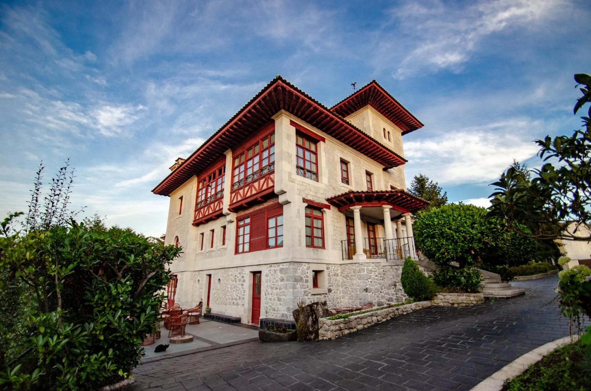 Hotel Palacete Real Villamayor  Exterior photo